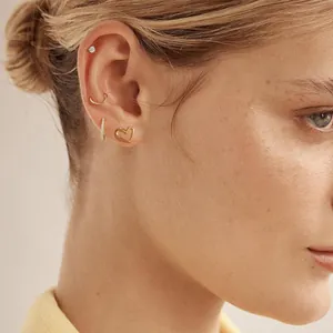 Ensemble de boucles d'oreilles papillon dorées avec cœur et diamants pavés pour femme