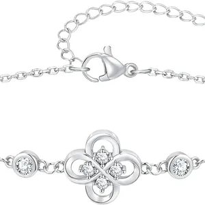 Bracciale a quadrifoglio d'argento con zirconi bianchi e catena lucida fine