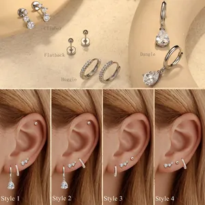 Ohrring-Set aus versilbertem Messing mit Zirkoniasteinen im Climber- und Huggie-Stil
