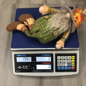 Detailed weight measurement of 198g for the autumn harvest sunflower gnome decoration