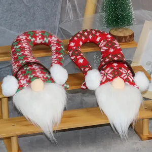 Decoración navideña de gnomo sin rostro para pomo de puerta con gorro de cuadros roja