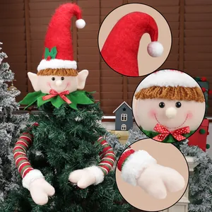 Copa de árbol elfo de Navidad con brazos a rayas rojas y texturas de felpa suave