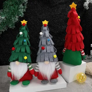 Gnomes de sapin de Noël avec étoiles et boules en peluche pour décoration de table