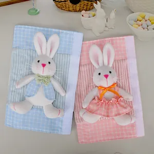 Cubiertas para manijas de conejo de Pascua en tela de cuadros azul y rosa de cocina