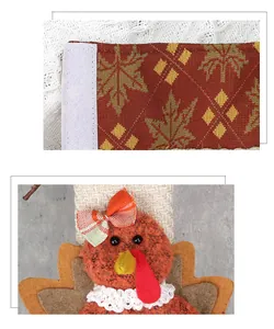 Detalle de funda para asa de nevera de pavo de Acción de Gracias con hojas de maple