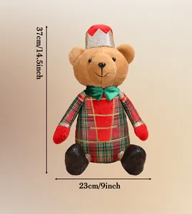 Detailansicht des Weihnachts-Plüschbären mit Maßen von 37 cm Höhe und 23 cm Breite