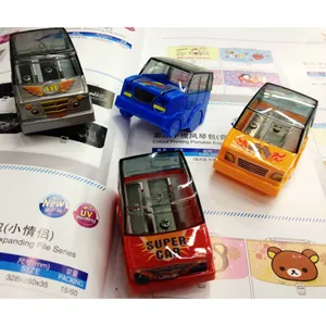 Temperamatite Manuale a Forma di Auto Cartone Animato Doppio Foro Jeep da Corsa Tagliamatite per Bambini Scuola Ufficio Cancelleria Regalo