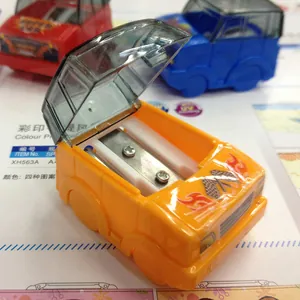 Temperamatite creativo a forma di auto con doppio foro e coperchio ribaltabile per bimbi