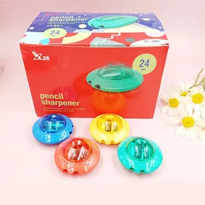 Detailansicht bunter UFO-Anspitzer in einer großen Display-Box für Schulkinder