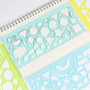 Modèles de dessin géométrique en plastique multicolore et règles multifonctions pour écoliers