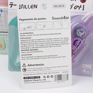 Macro-opname van dubbelzijdige plakbandverpakking met 5mm x 4m specs en gebruiksinstructies