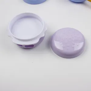 Detailansicht des lila Anspitzers in Hamburger-Form mit praktischem Doppel-Loch-Design