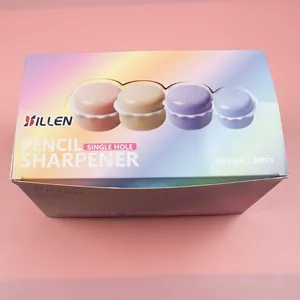 Makroansicht der Macaron-Anspitzer-Sets in der Regenbogen-Verpackungsbox