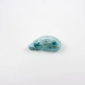 Vue détaillée du ruban adhésif double face 6mm avec un boîtier en plastique bleu translucide