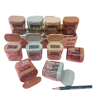 Cartoon Doppel-Anspitzer-Set in vier Pastellfarben mit süßen Schweinchen-Motiven