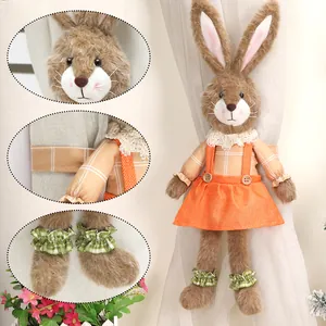 Fermatenda a forma di coniglietto pasquale in peluche con vestito a scacchi arancio