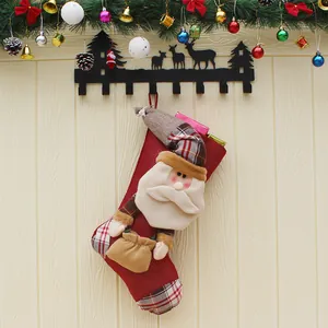 Calza di Natale grande con Babbo Natale 3D e dettagli in classico motivo a quadri