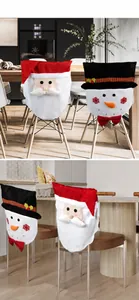 Détail des housses de chaise de Noël avec décorations 3D Père Noël et Bonhomme de neige