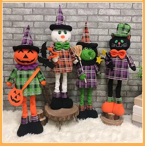 Lot de poupées d'Halloween en peluche avec citrouille, sorcière, fantôme et chat noir