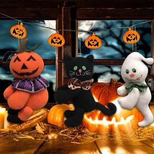 Drei Halloween-Plüschfiguren mit Kürbis, schwarzer Katze und weißem Geist zum Aufhängen