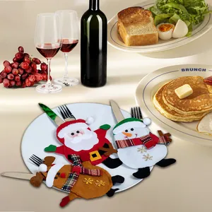 Set di 3 portaposate natalizi con Babbo Natale, pupazzo di neve e renna per la tavola