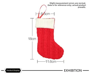 Detaillierte Maße des roten Strick-Weihnachtsstrumpfes mit 18cm Höhe und 8,5cm Breite