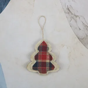 Décoration de sapin de Noël à carreaux avec bordure en toile de jute et cordelette