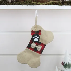 Hängender Weihnachtsstrumpf für Hunde in Knochenform aus Sackleinen mit Karomuster