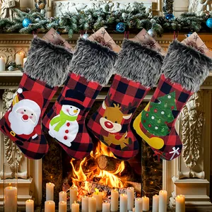 Große Weihnachtssocke Büffel-Karo Kunstpelz-Besatz Weihnachtsmann Schneemann Rentier Applikation Hängende Geschenktüte Deko