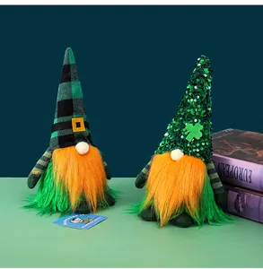 Détail de gnomes de la Saint-Patrick avec chapeau à paillettes et barbe orange