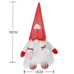Gnomo de San Valentín con gorro de rayas rojas y corazón rosa, adorno de 28cm de altura