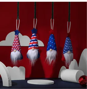 Detailansicht der patriotischen Gnome zum Unabhängigkeitstag mit roten, weißen und blauen Sternen
