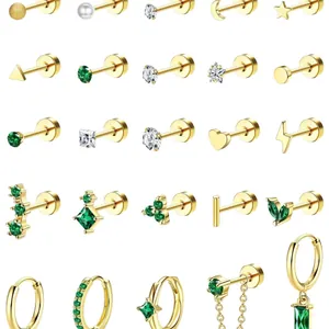 Vergoldetes Messing Ohrring Set mit grünen Zirkonia Steinen in diversen geometrischen Designs