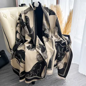 Elegante sciarpa in cashmere spesso con motivo equestre e frange da ufficio