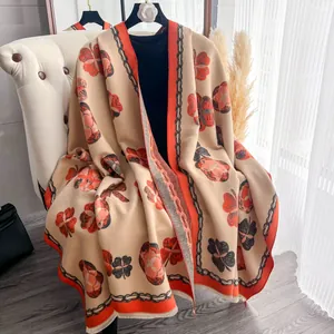 Châle pour femme en imitation cachemire avec imprimé chaîne et finitions frangées