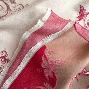 Sciarpa invernale color-block con stampe a farfalla e frange delicate per donna