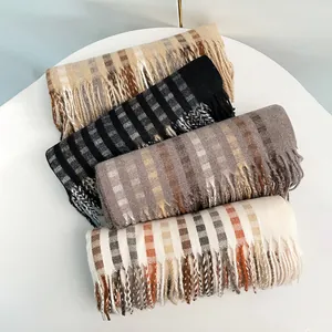 Écharpes épaisses à rayures effet cachemire avec franges en quatre coloris élégants