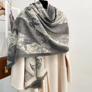 Sciarpa Vintage Con Stampa a Farfalla in Simil-Cashmere Scialle Caldo Bifacciale Con Nappine Morbido Avvolgimento Invernale Donna