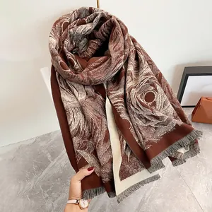 Elegante scialle pashmina marrone scuro con motivo a rose e bordi con frange fini