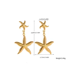 Goldene Seestern-Ohrhänger mit Maßen von 4,56 cm Höhe und 2,77 cm Breite Details