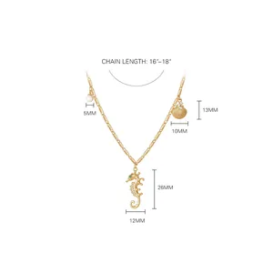 Collier hippocampe plaqué or avec breloques coquillage et perle et dimensions détaillées