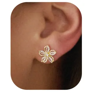 Elegante vergoldete Blumenohrringe aus Messing mit Zirkonia im Marquise-Schliff