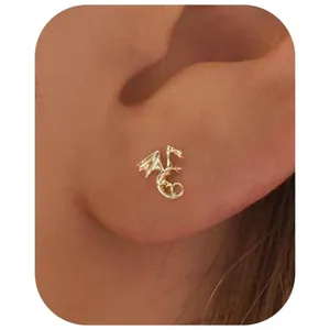 Exquisite vergoldete Drachen-Ohrstecker für Damen mit detaillierten Flügelgravuren