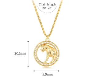 Détails du collier léopard doré avec zircone et dimensions précises du pendentif