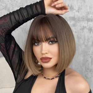 Parrucca corta bob sfumata marrone biondo con frangia, capelli lisci sintetici