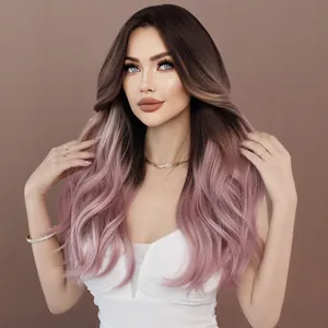 Perruque longue ondulée dégradé rose et violet avec raie au milieu et boucles souples