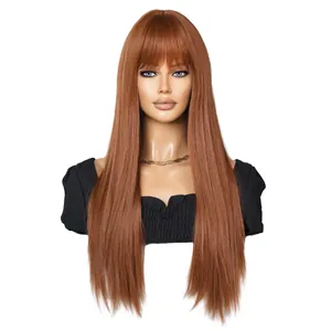 Perruque longue et lisse marron roux avec frange droite sur tête de mannequin femme