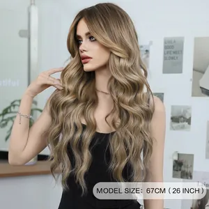 Perruque synthétique longue ondulée blonde ombre 67cm avec raie naturelle au milieu