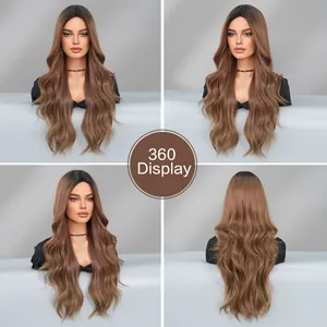 360-Grad-Ansicht der langen welligen Ombre-Perücke in Rotbraun auf einem Mannequin-Kopf