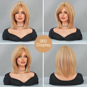 Vue à 360 degrés d'une perruque bob blonde fraise pour femme avec reflets et frange